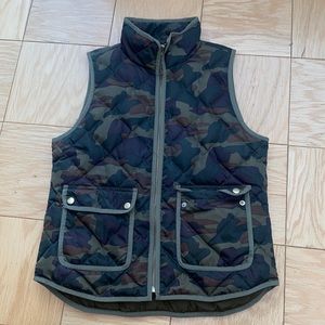J.Crew Size Medium Camo Excursion Quilted Zip Front Down Filled Puffer Vest